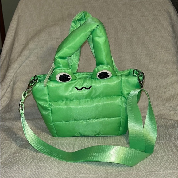 CLAIRE’S NWT Green Frog Quilted Crossbody Bag With Adjustable Strap - Picture 1 of 8